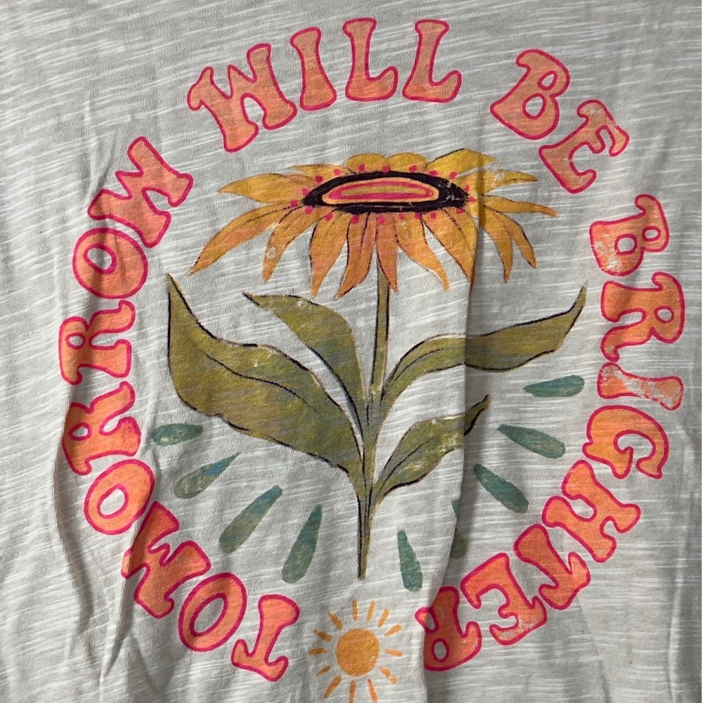 NWT Natural Life Tan Short Sleeve Top Medium Boho Hipster Graphic Flower - Picture 2 of 4
